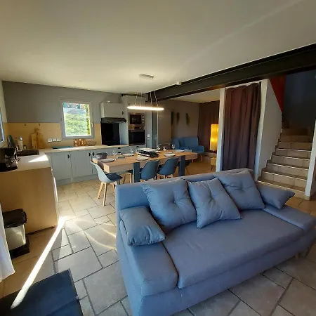 D'annecy Chalet: Mountain View Retreat With Terrace And Garden
